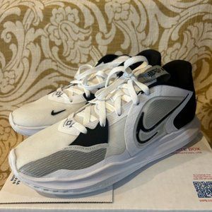 NWOT Nike Kyrie Low 5 White/Black/Wolf Grey